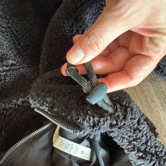 Lululemon Black Teddy Jacket with Hood and Relaxed Fit - Picture 4 of 5